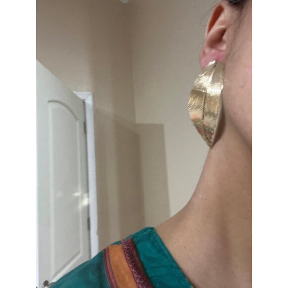 Big gold earrings gold leaf studs large huge boho gold earrings chunky statement - Picture 4 of 5
